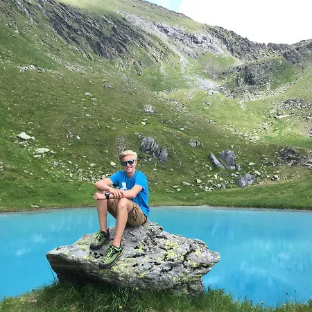 Kristall Apartamento *