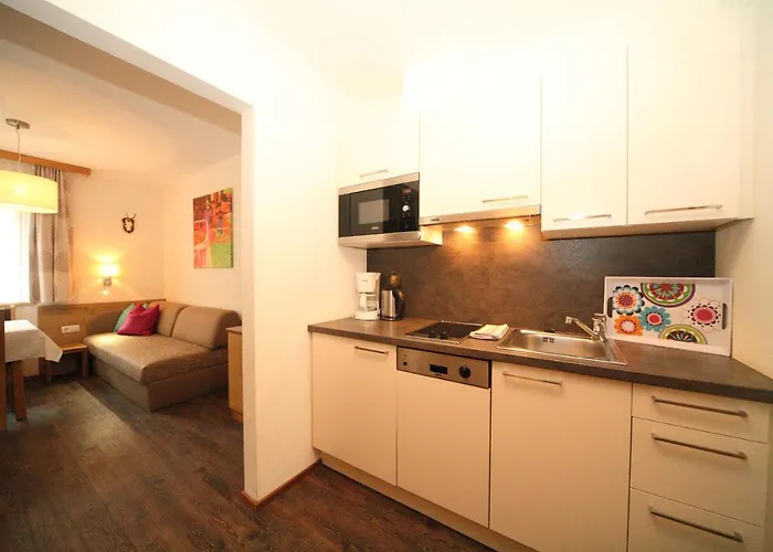 Kristall Apartment *